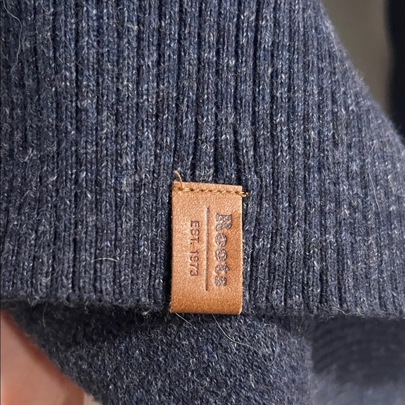 Roots Men's Dark Blue Zip-Up Sweater Large - Picture 4 of 6